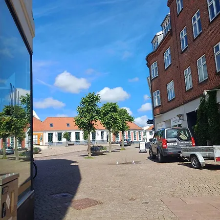 Central Large Double Room 1 With Free Parking Hjørring