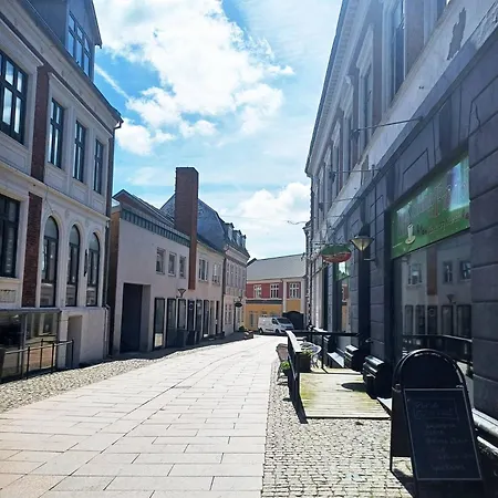 Large Double With Free Parking Дом отдыха