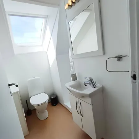 Дом отдыха Large Double With Free Parking *